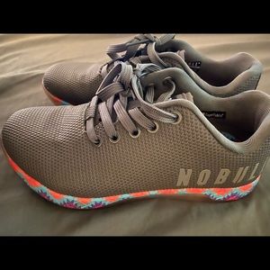 No Bull training shoes! Size 7